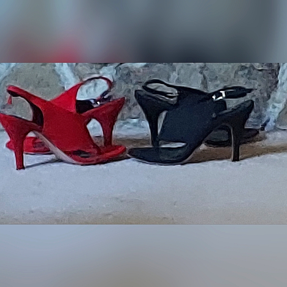 Jolimall size 7 2 pairs (blk & red)